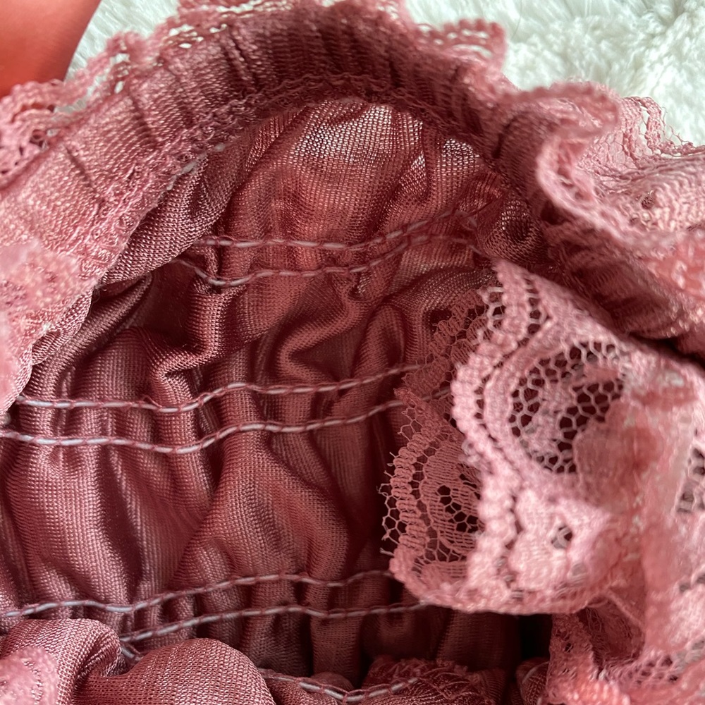 🎀 Dusty Rose Lace Photo shoot or Birthday Romper - Picture 9 of 10